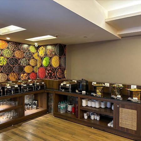 Hotel Oxmo Delhi Airport With Free Airport Transsfer New Delhi Extérieur photo