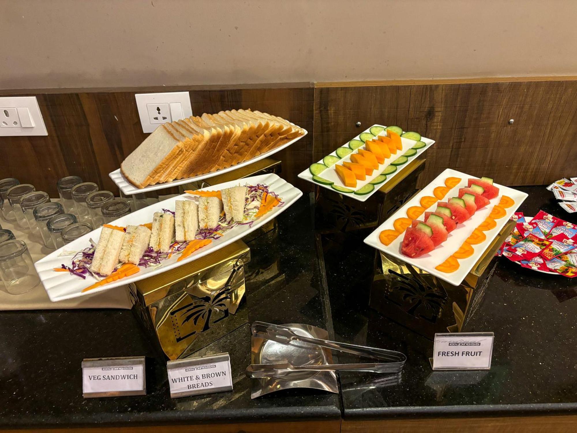 Hotel Oxmo Delhi Airport With Free Airport Transsfer New Delhi Extérieur photo
